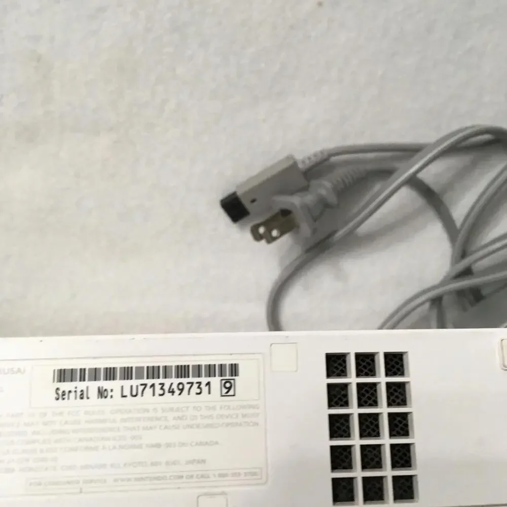 2006 Nintendo RVL-001 Compatible White Console Only W/Cord Tested